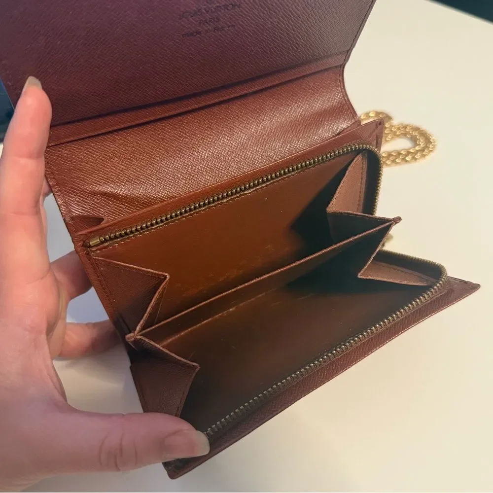 Louis Vuitton Tresor wallet in Monogram free Gold Chain
